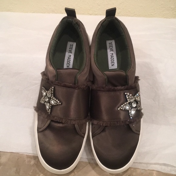 steve madden 🔥Graphic sneaker. 🔥 Olive Green New - Picture 3 of 5